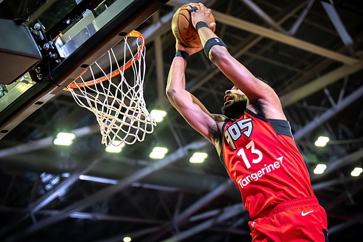 九游体育APP-送你8.53万美元！猛龙在签下这位锋线球员后又立刻裁掉了他？