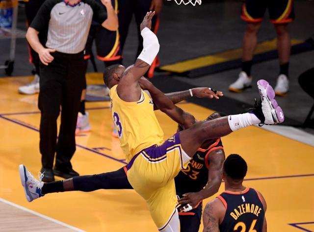 九游体育官网-格林再现天使魔鬼一面 再战灰熊他需要冷静心态